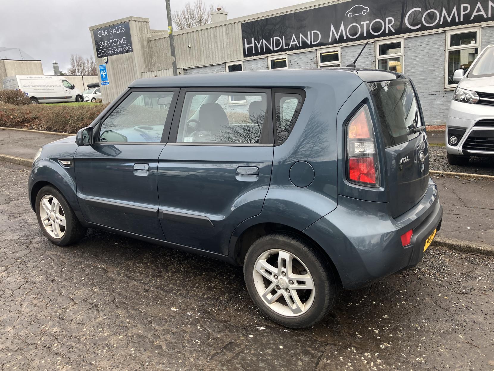 Kia Soul 1.6 CRDi 2 SUV 5dr Diesel Auto Euro 4 (126 bhp)